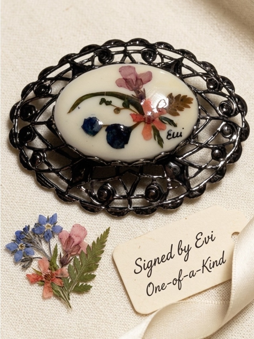 Vintage Signed Evi Real Pressed Flowers Filigree Cameo Brooch